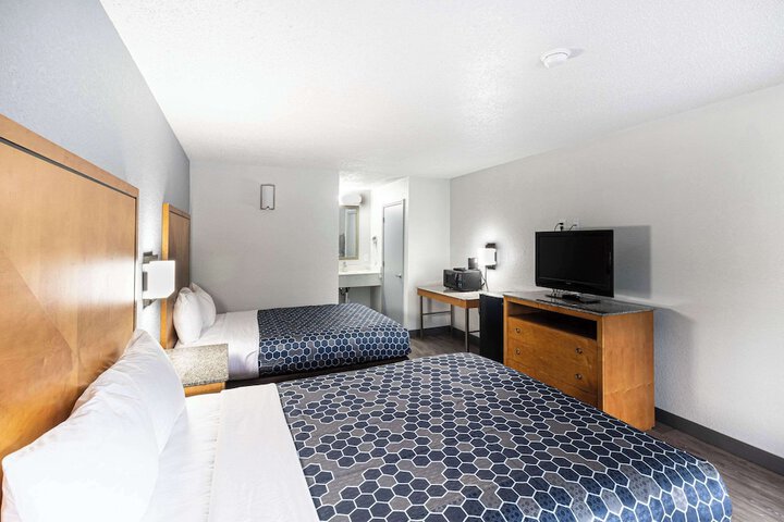 Room 20 of 32