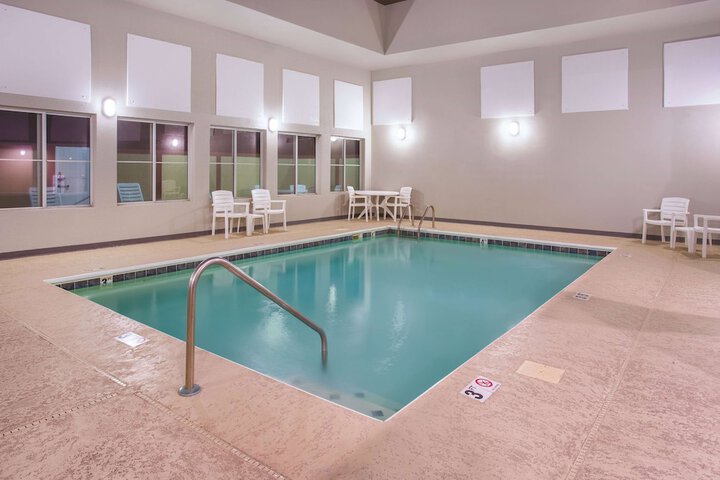Pool 4 of 25