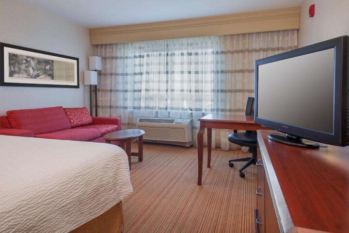 Room 30 of 46