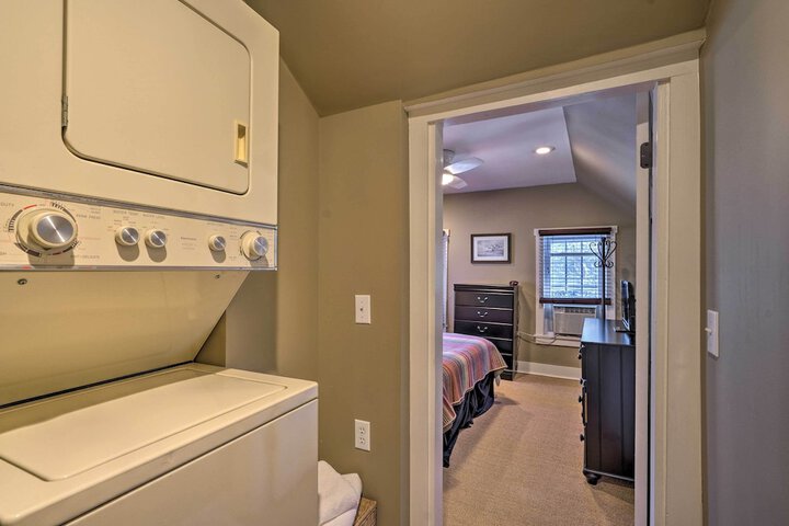 3-acre Lodge w / Snowmobile & Four-wheeling Trails