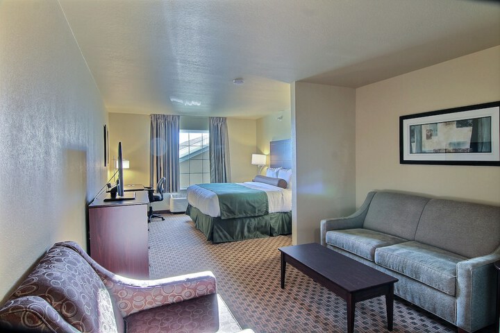 Room 13 of 33