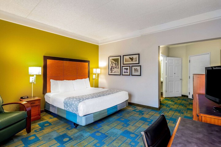 Room 6 of 29