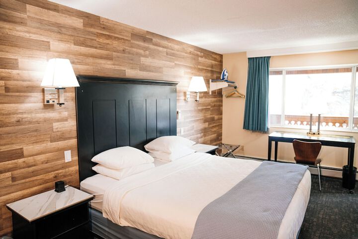 Room 103 of 142