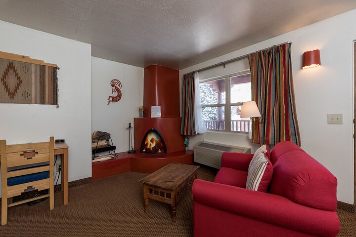 El Pueblo Lodge
