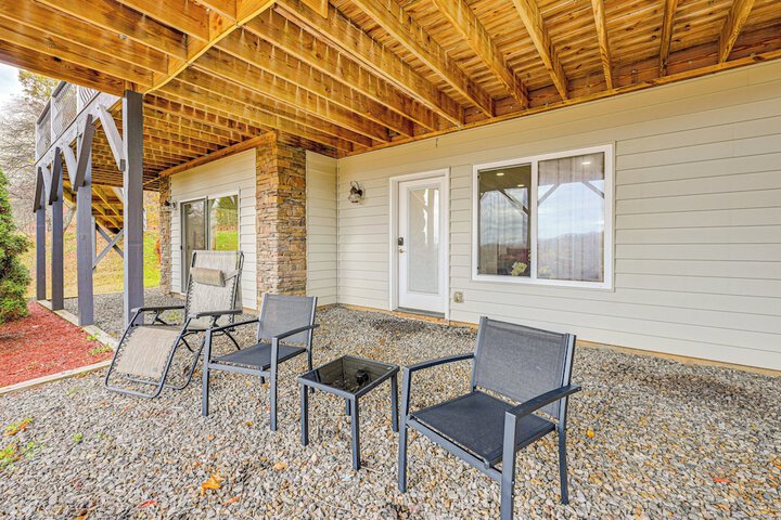 Near Hikes & Waterfalls: Smokey Mtn-view Haven!