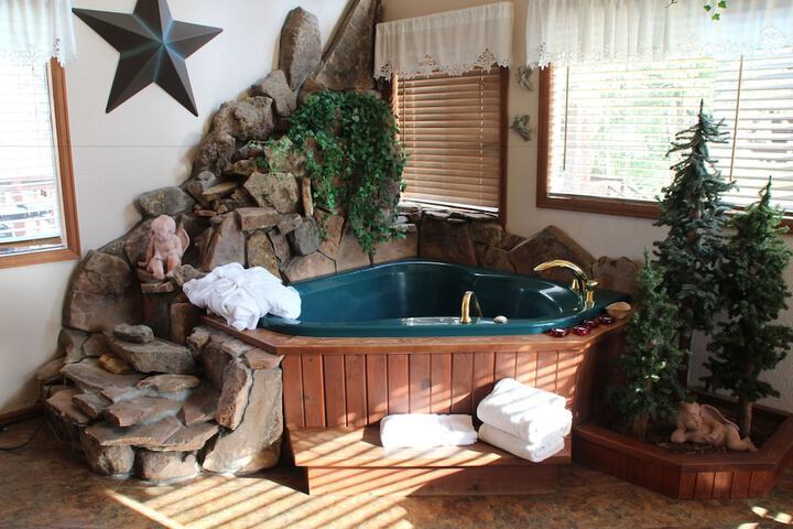 Hot Tub 165 of 175