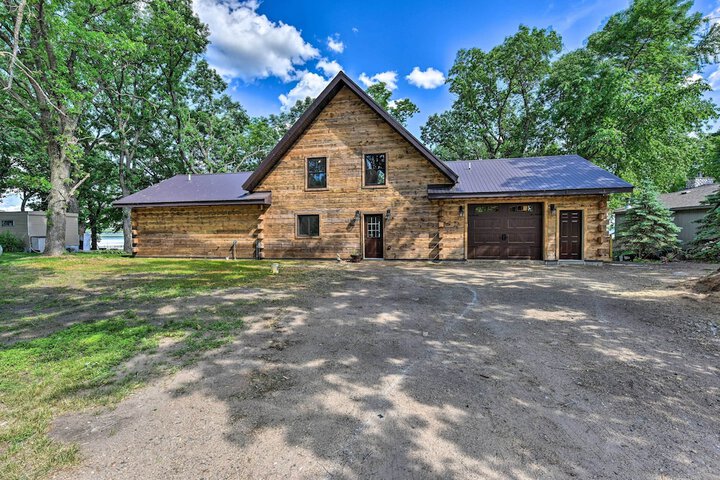 Spacious Pearl Lake Retreat w / Yard & Private Dock