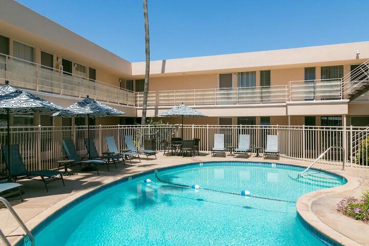 Pool 4 of 28