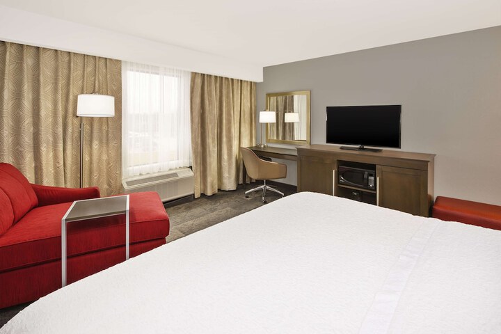 Room 25 of 32