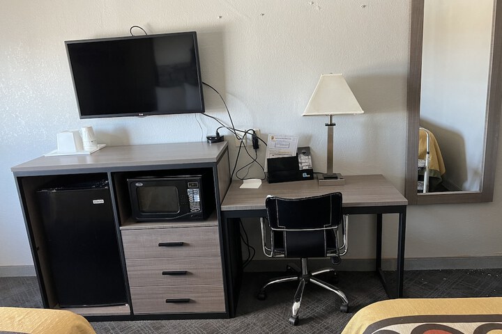 Room 19 of 32