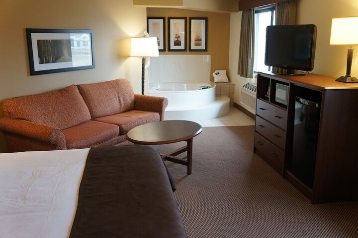 AmericInn by Wyndham Two Harbors Near Lake Superior