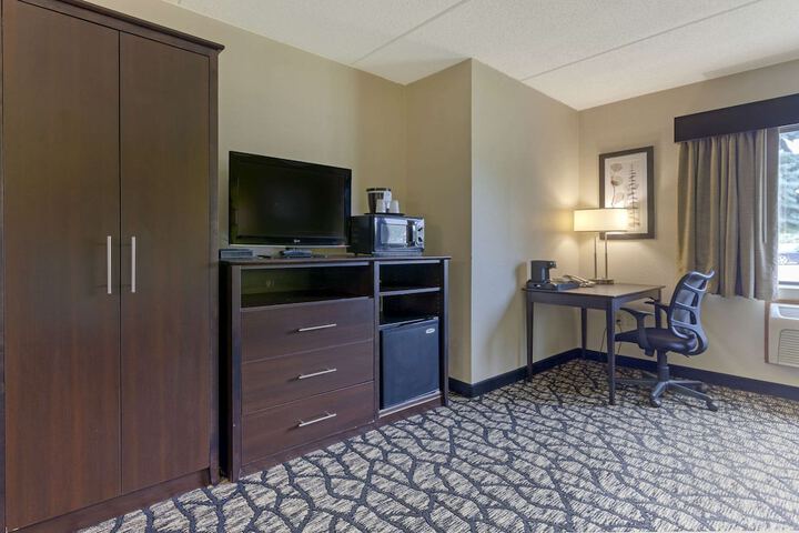 Room 32 of 41