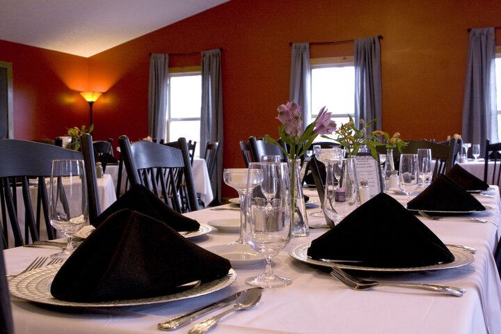 Dining 83 of 92