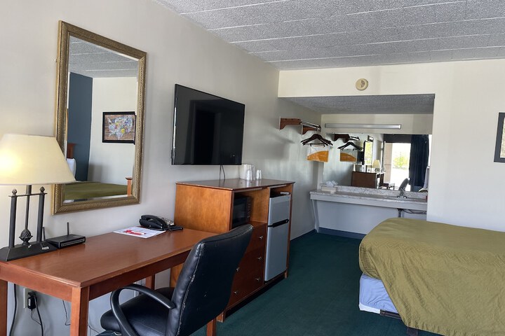 Room 12 of 22