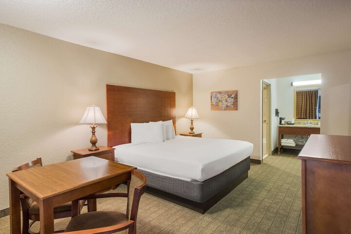 Room 43 of 61