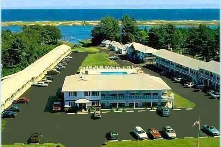 Hotel 5 of 93
