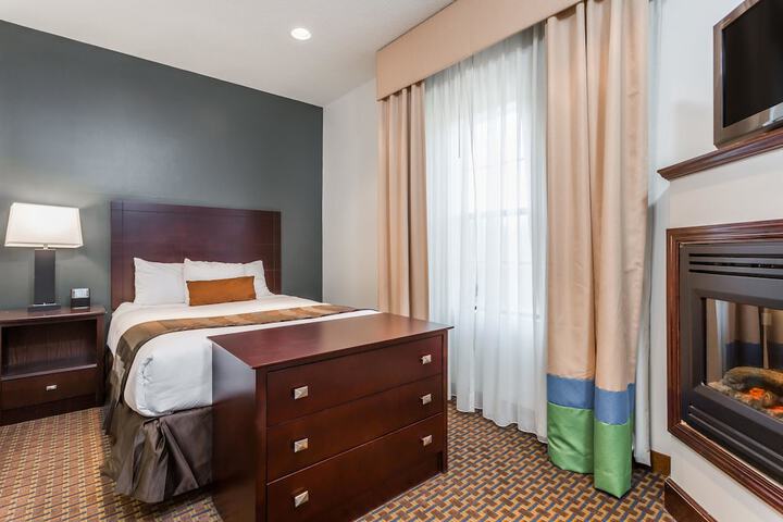 Room 9 of 19