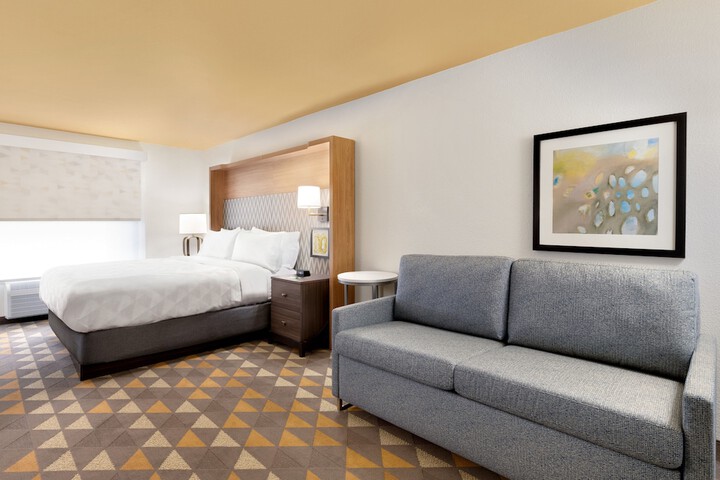 Room 20 of 34