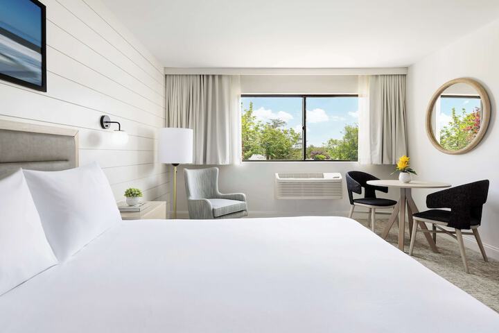 The Pell - Part of JdV by Hyatt