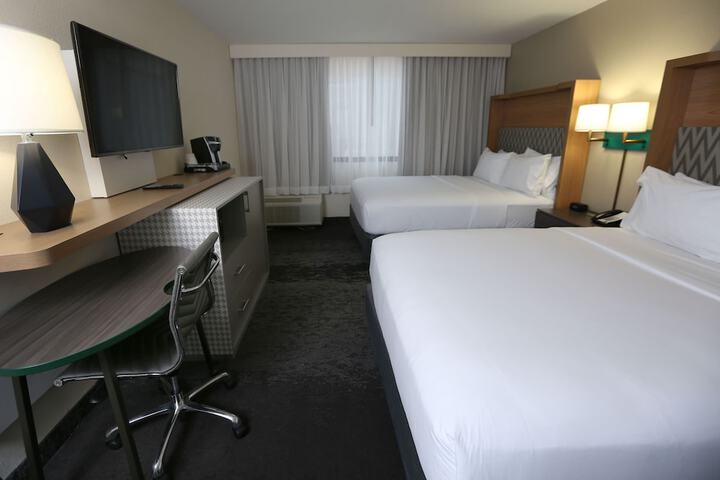 Room 12 of 63