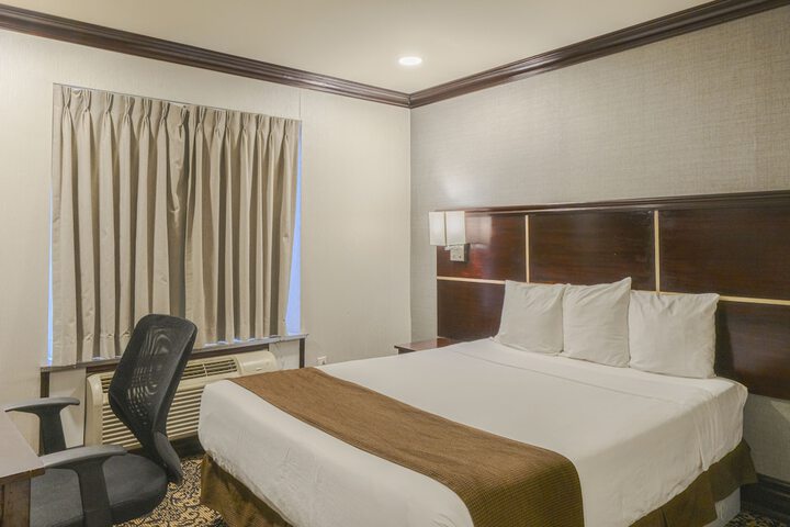 Room 15 of 23