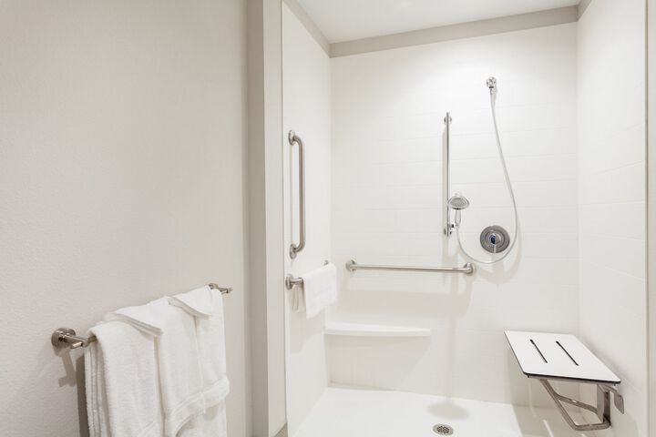 Holiday Inn Express & Suites Panama City Beach - Beachfront by IHG