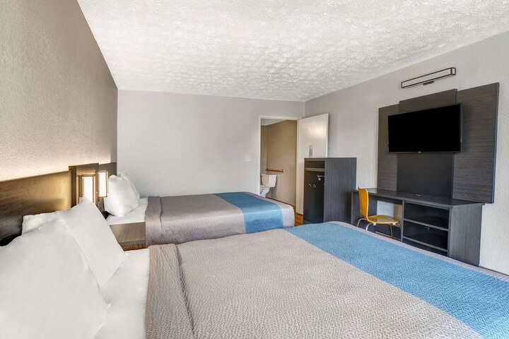 Room 26 of 28