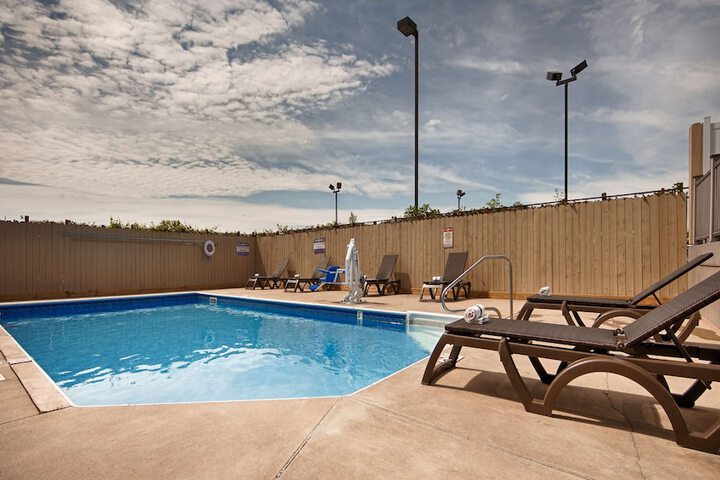 Pool 2 of 39
