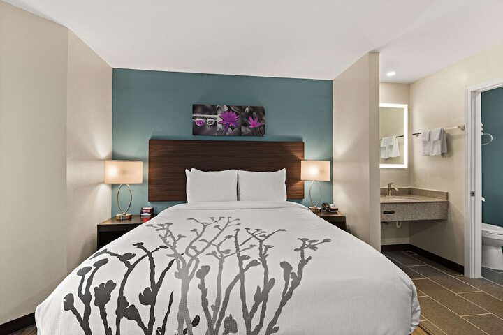 Room 20 of 36