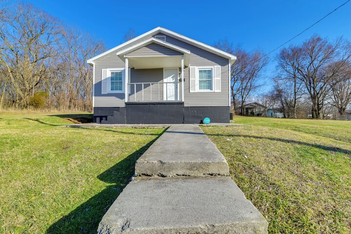 Walkable Hopkinsville Home w / Yard!