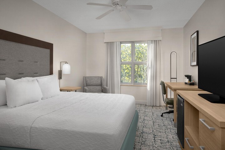 Homewood Suites by Hilton Raleigh / Cary