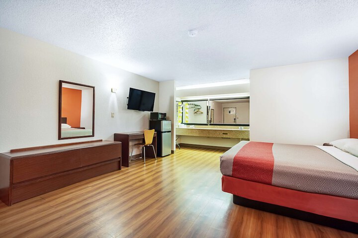 Room 17 of 30