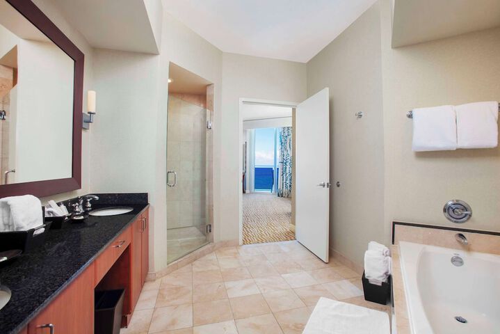 Trump International Beach Resort