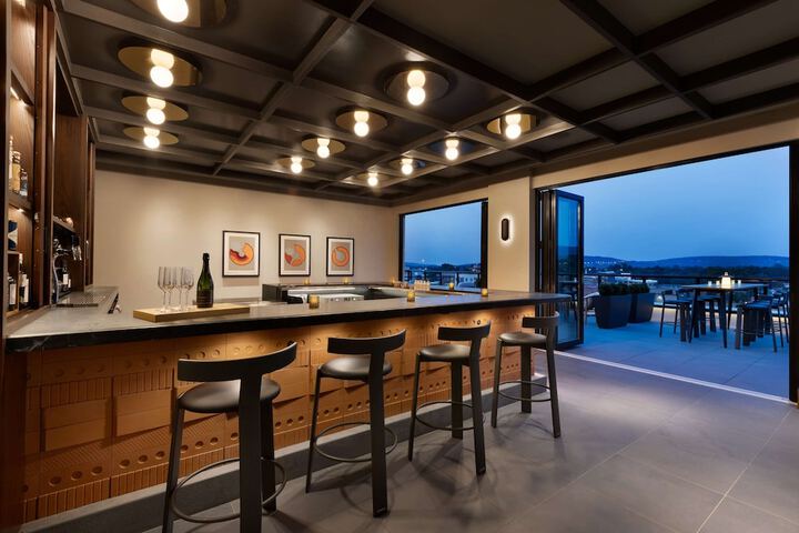 Lounge 59 of 87