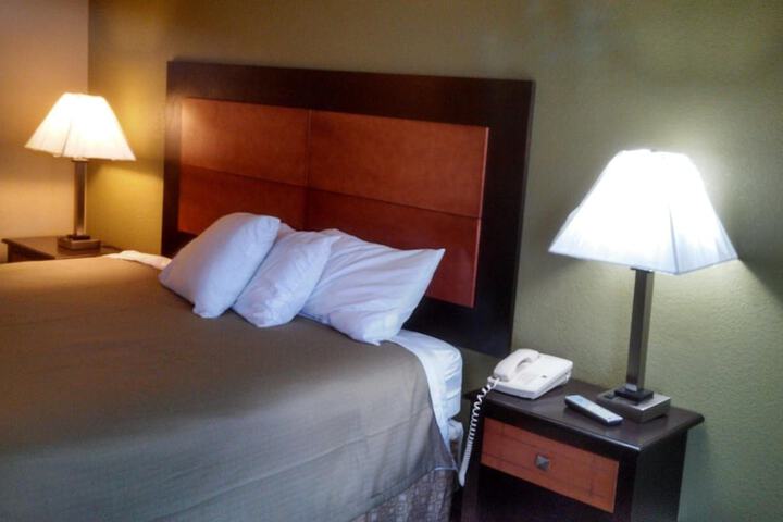 Room 12 of 30