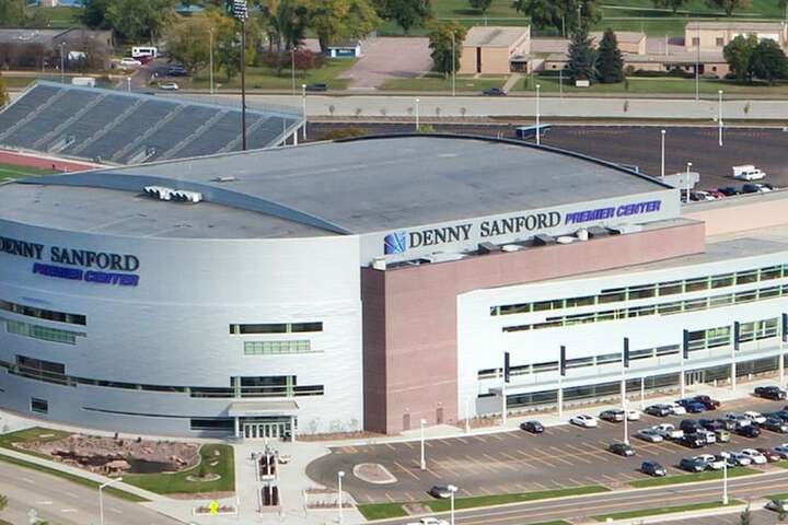 Holiday Inn & Suites Sioux Falls - Airport by IHG
