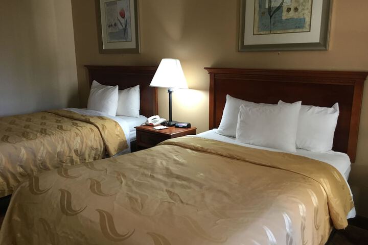 Room 32 of 68