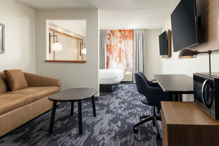 Room 14 of 34