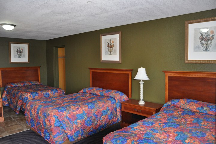 Room 23 of 42