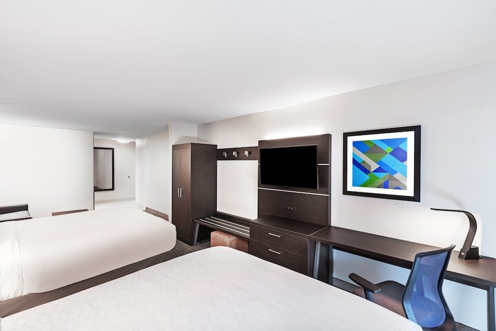 Room 27 of 51