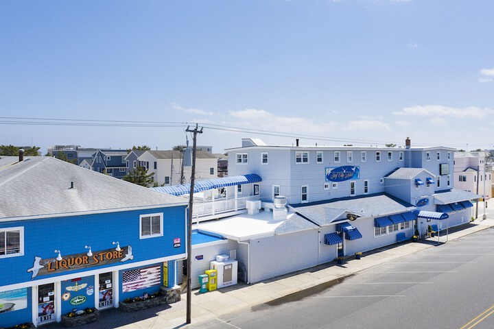 Surf City Hotel