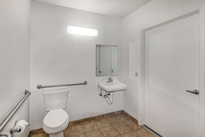 Room 15 of 35