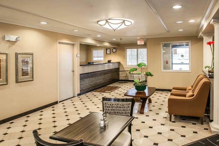 Hotel Interior 10 of 43