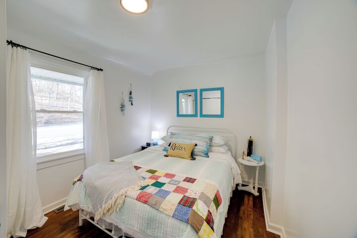 Charming Riverfront Retreat in Monticello!
