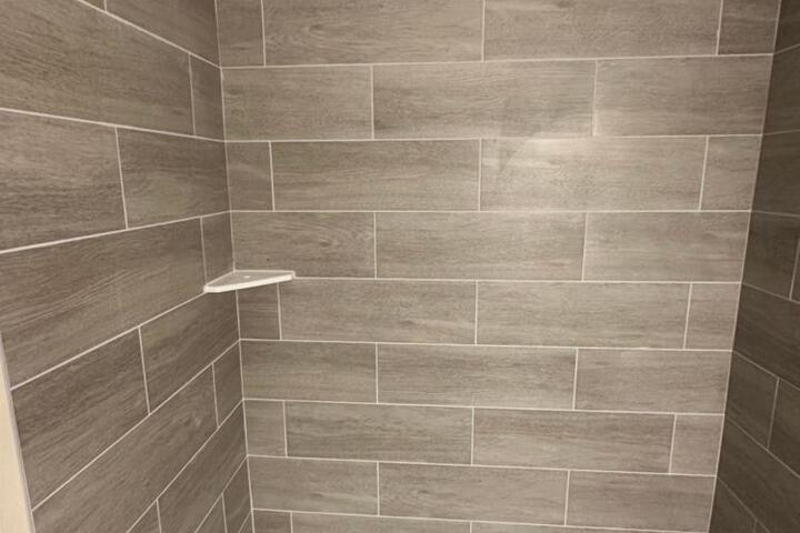 I65 studio suites