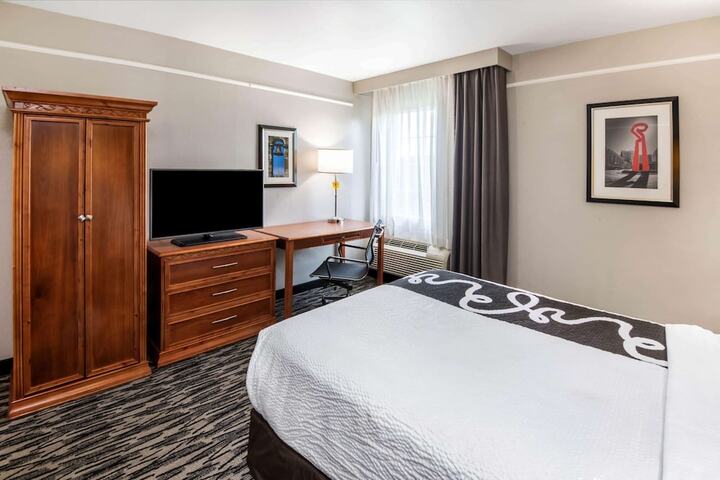 Room 15 of 40