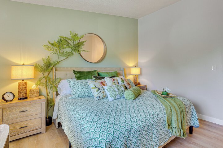 1 Mi to Dtwn: Condo w / Pool Access in Castle Rock