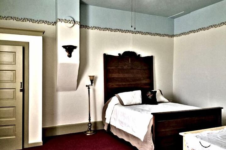 Room 22 of 45
