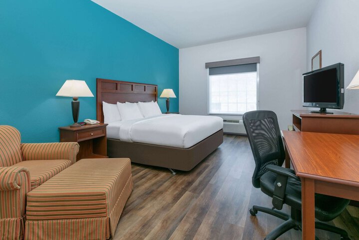 Room 14 of 26
