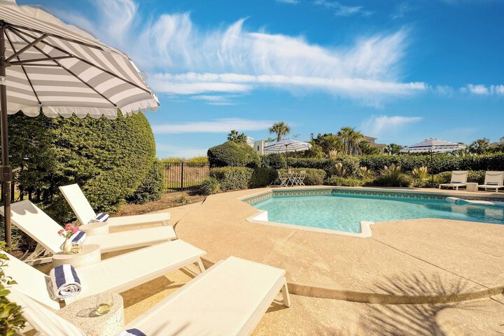 Haven by Avantstay Luxury Beachfront Home w / Pool & Gorgeous Patios